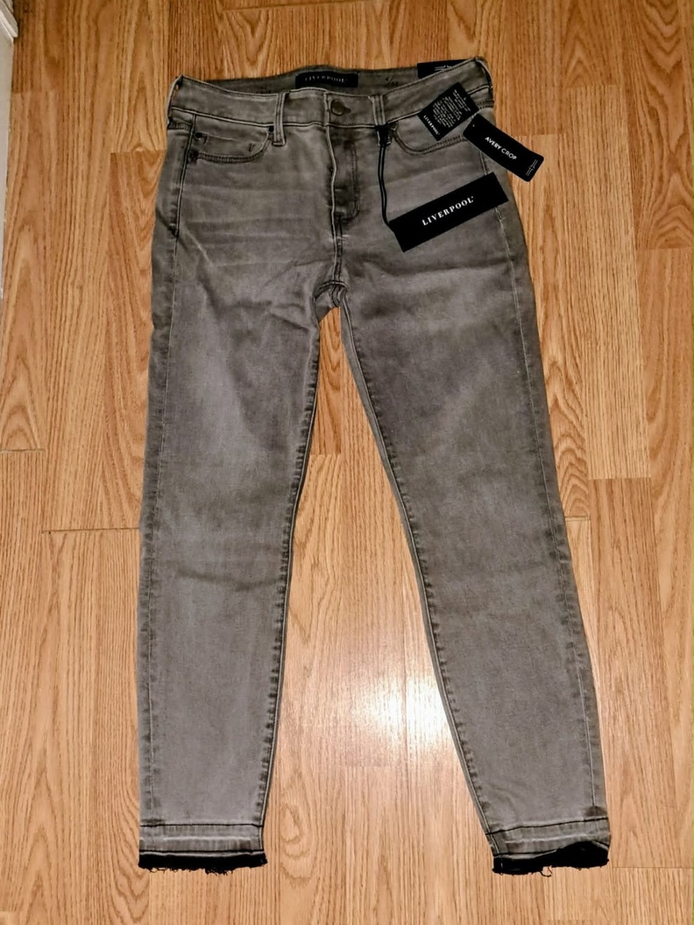 Liverpool Women's Avery Crop Gray Skinny Jeans NWT